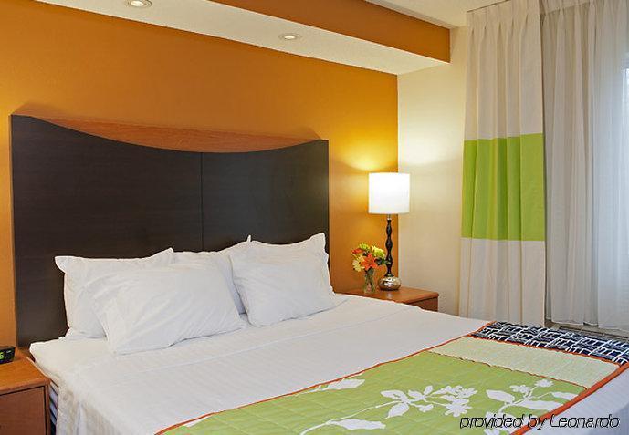 Fairfield Inn & Suites Lansing West Delta Center Township Chambre photo